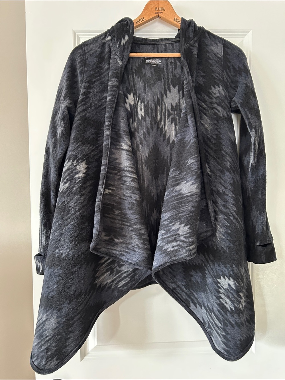 Cuddlduds Aztec Print Hooded Fleece Wrap Jacket Sz S/M w MEASUREMENTS Pockets